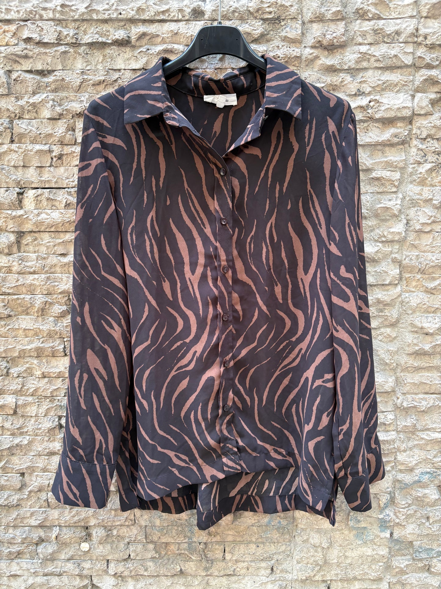 GRACE &amp; MILA. Flowy two-tone blouse. TS