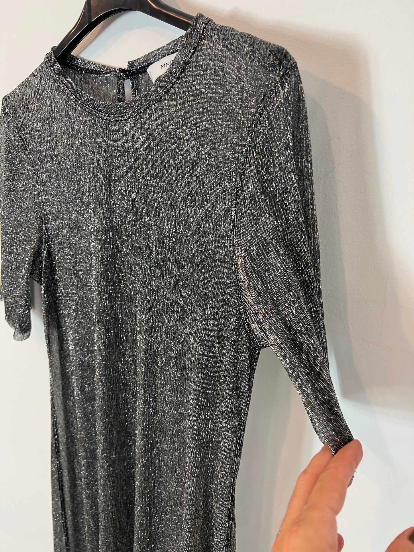 MANGO. Long dress with thread detail Ts