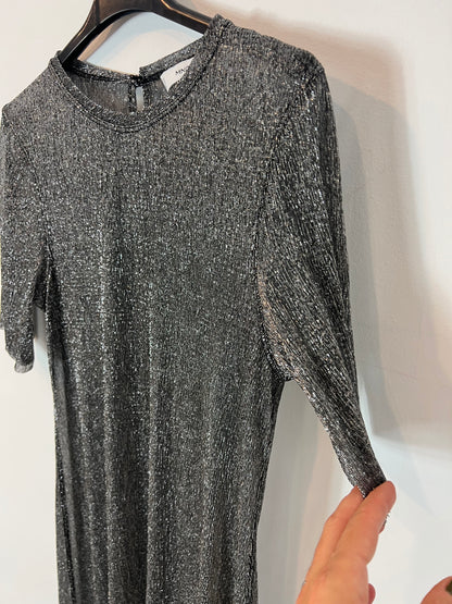 MANGO. Long dress with thread detail Ts