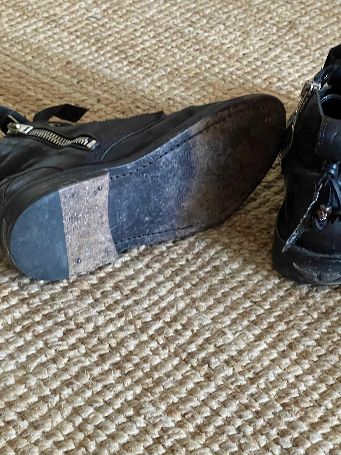 ZADIG&VOLTAIRE. Botas negras cordones T.38