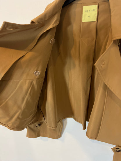 INDI&COLD. Chaqueta camel efecto gabardina. TS/M