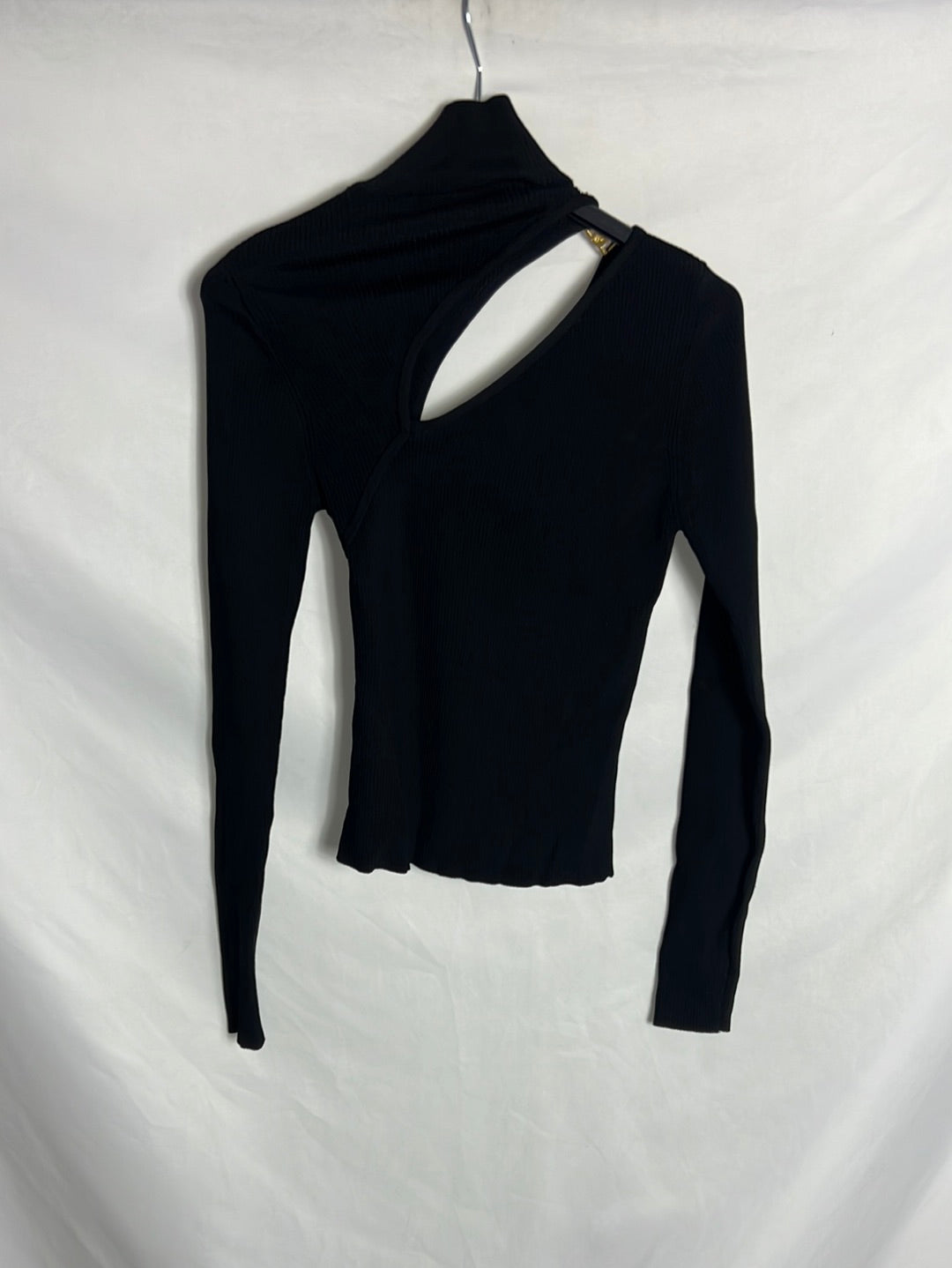 ZARA. Top negro canalé  aperturas. T S