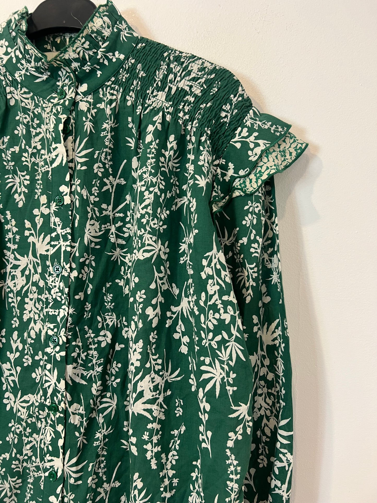 BERENICE. Blusa verde estampada