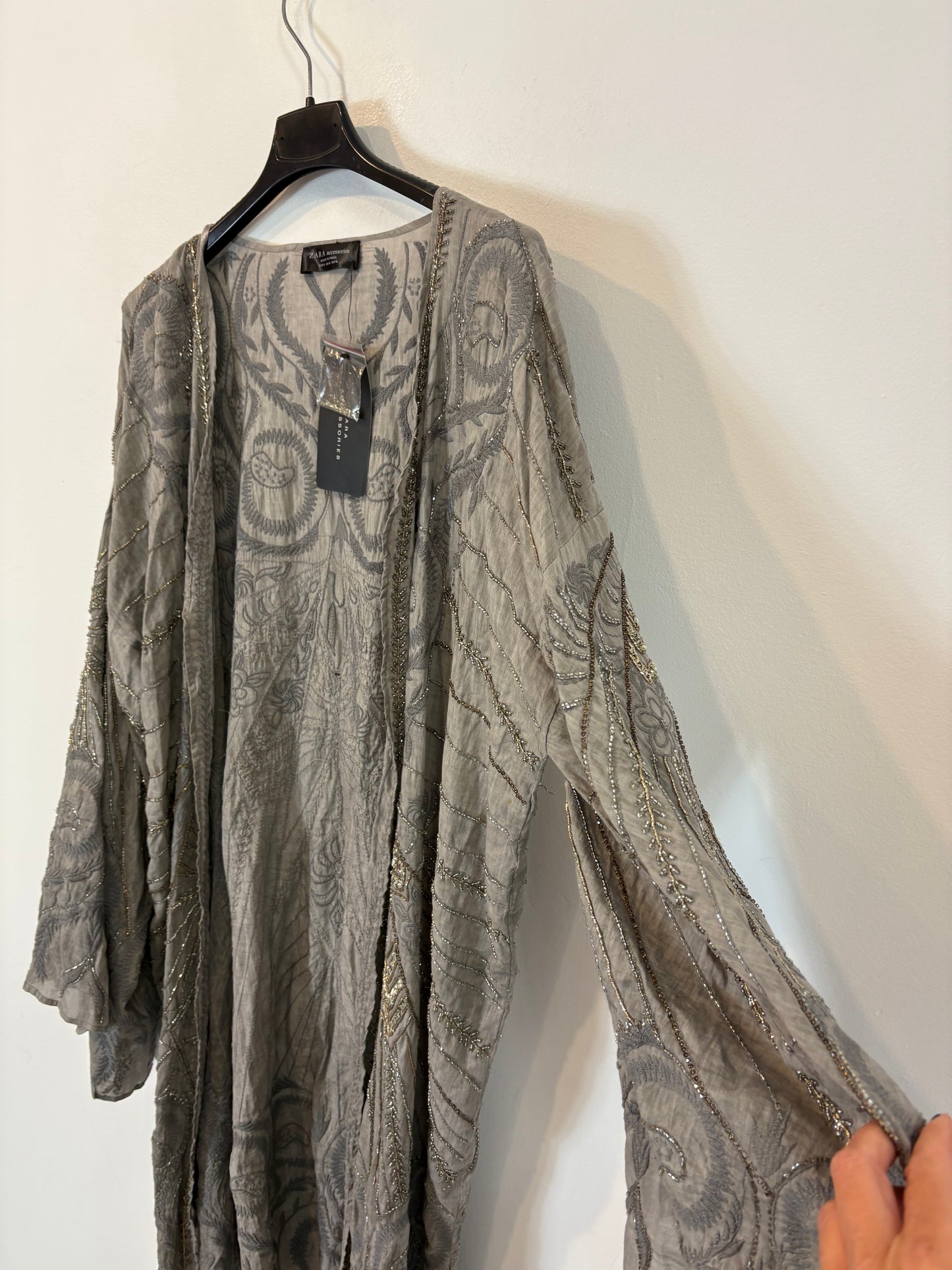 ZARA. Kimono largo pedrería. T M
