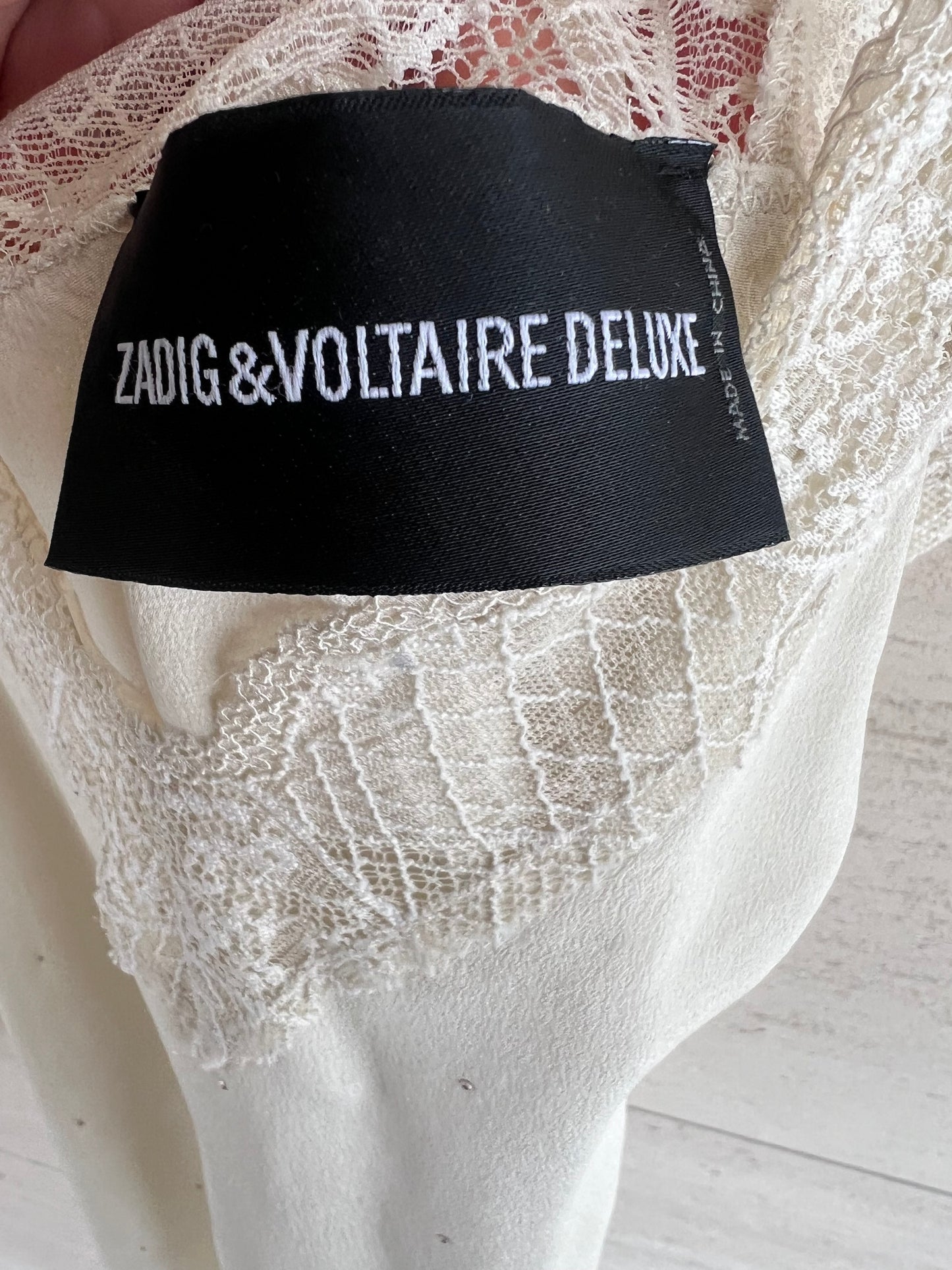 ZADIG & VOLTAIRE. Top seda color crudo detalles. T S