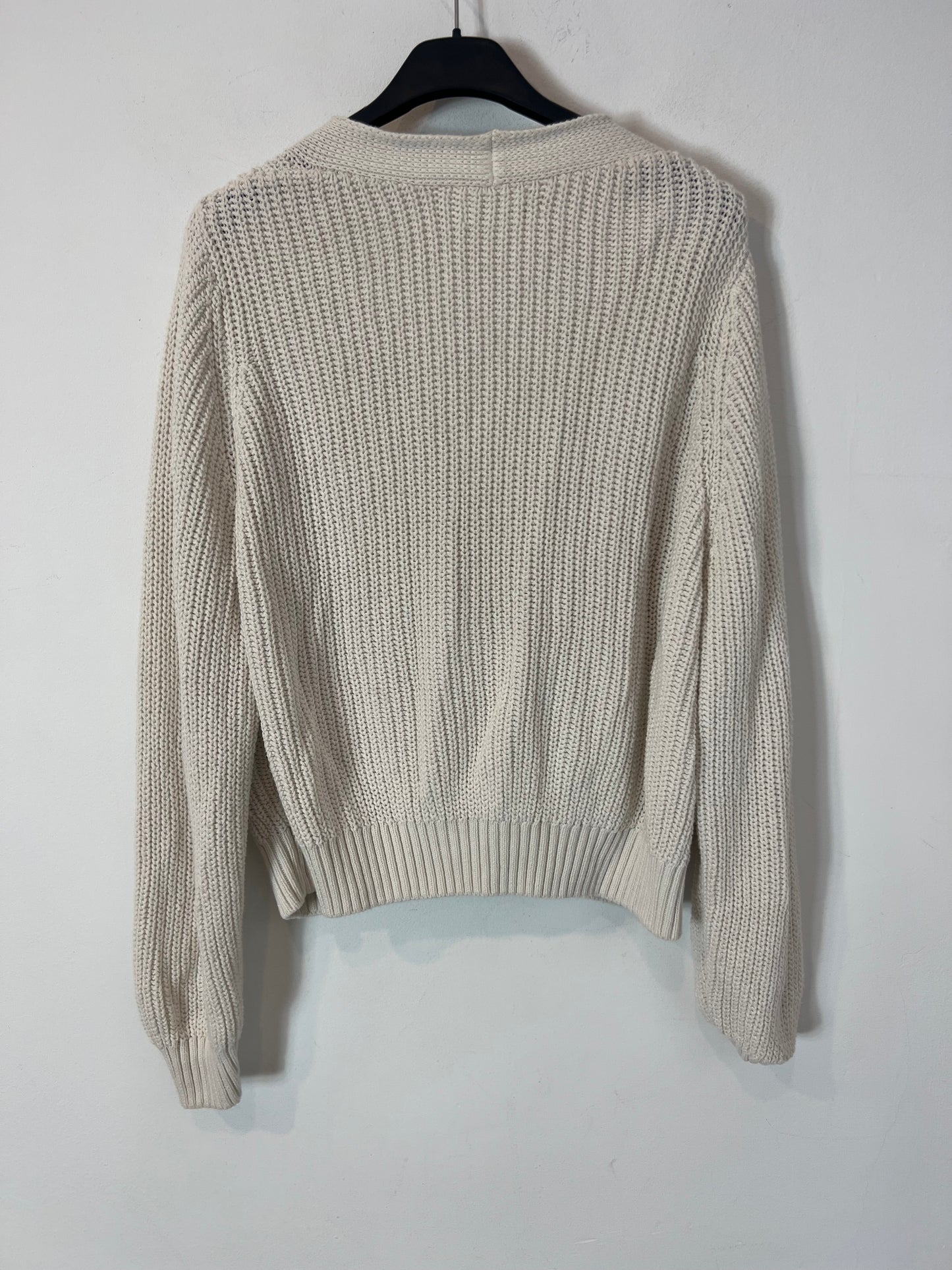 STRADIVARIUS. Chaqueta punto beige claro. T M