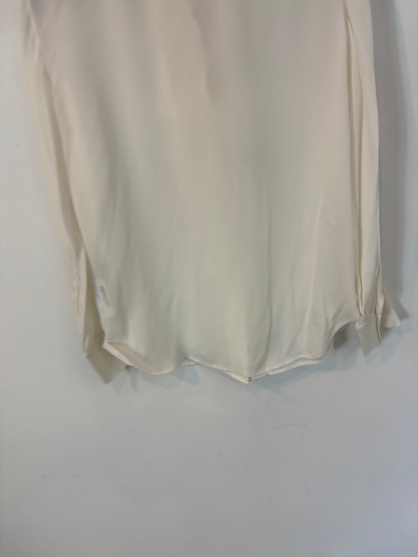 MASSIMO DUTTI. Blusa fluida volante