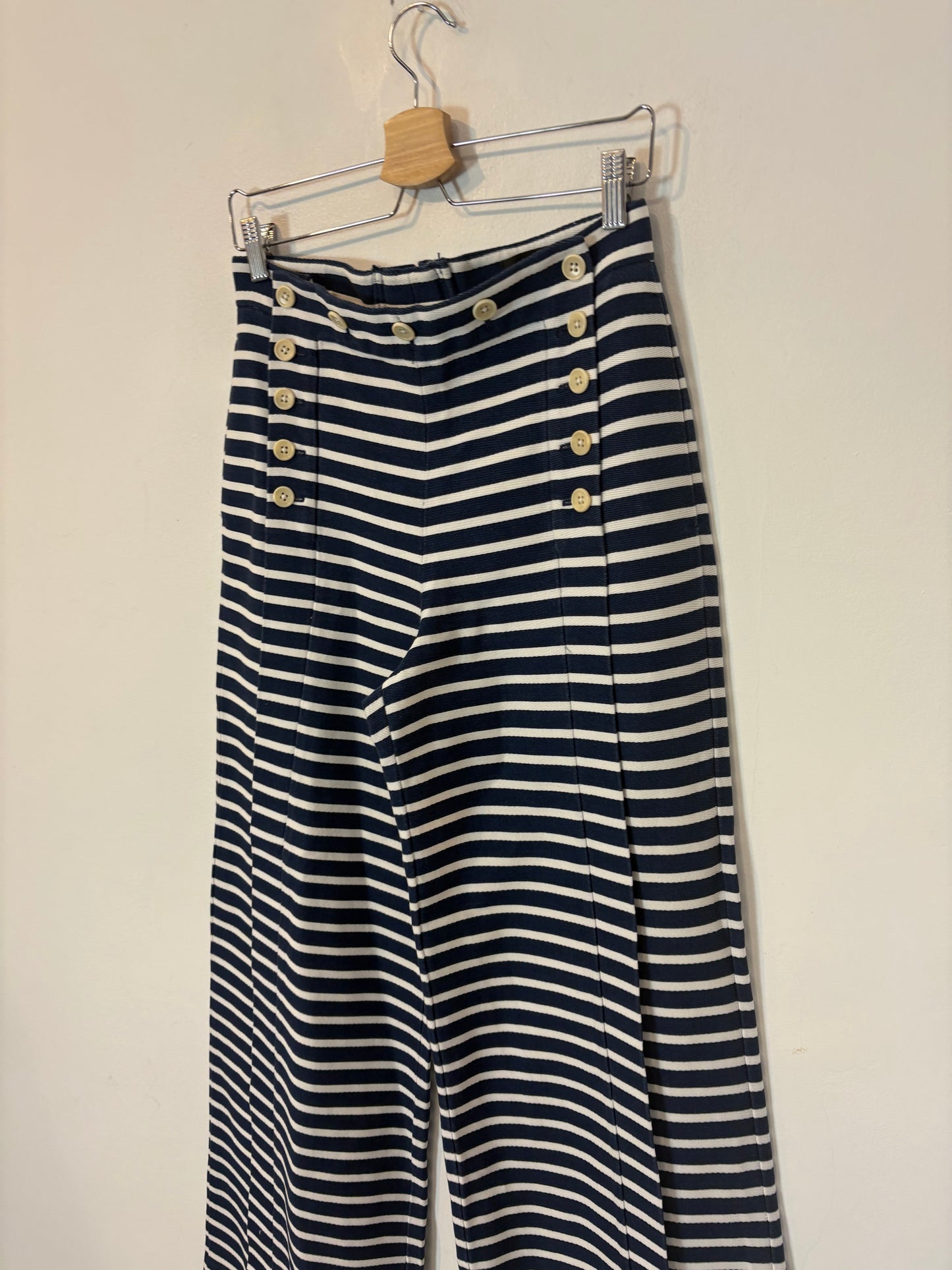 J CREW. Pantalón rayas abotonado