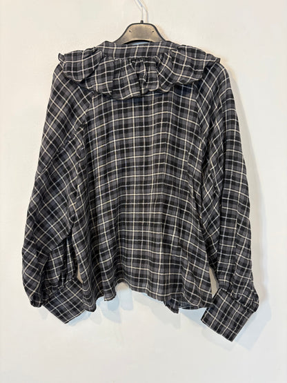 SILBON. Blusa cuadros tonos grises