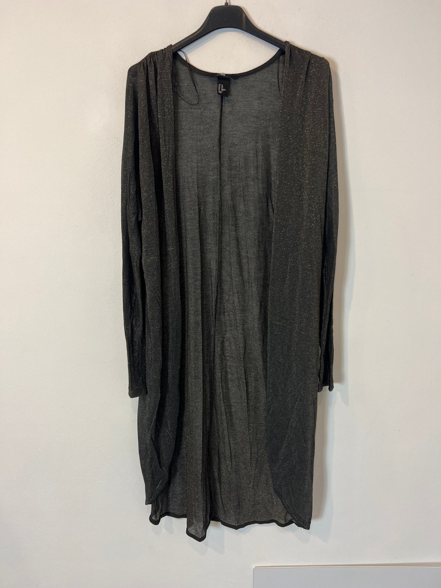 H&M. Chaqueta larga fluida hilos brillo. T XS