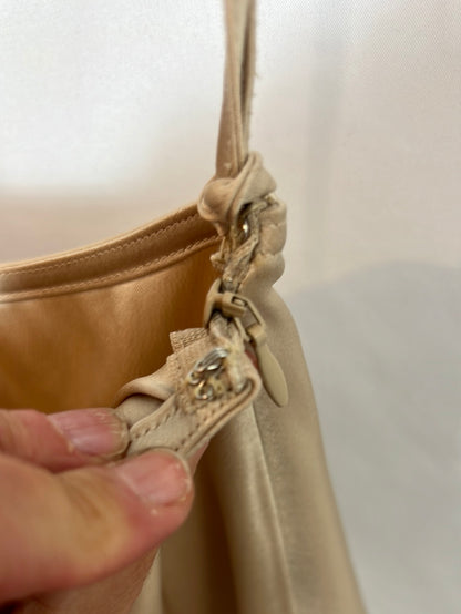 POLO RALPH LAUREN. Top beige satinado asimétrico. T 2 (M)