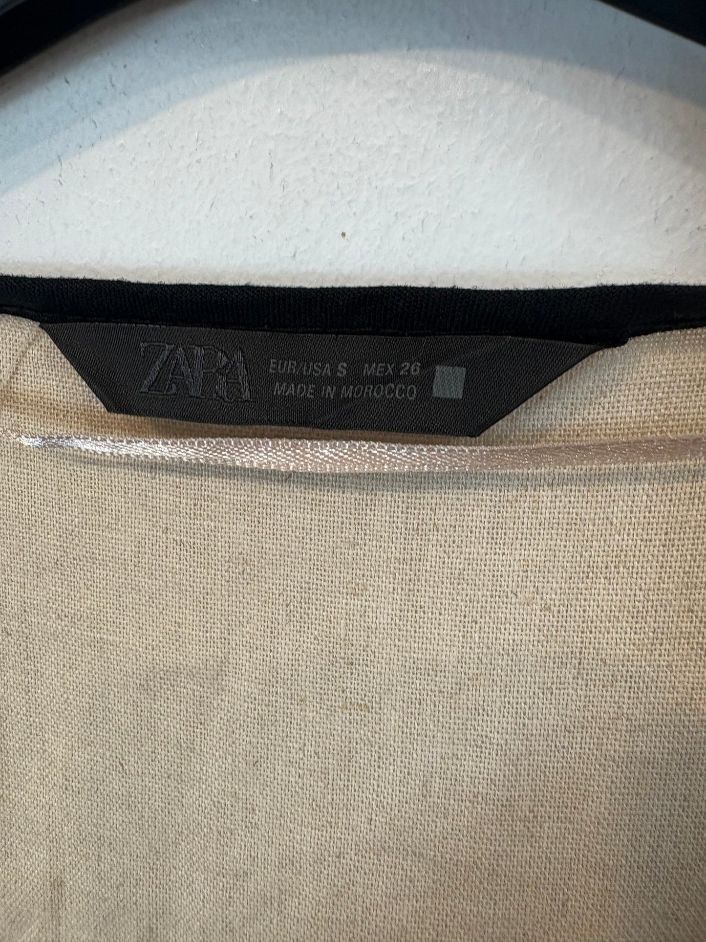 ZARA. Vestido largo lino beige abotonado