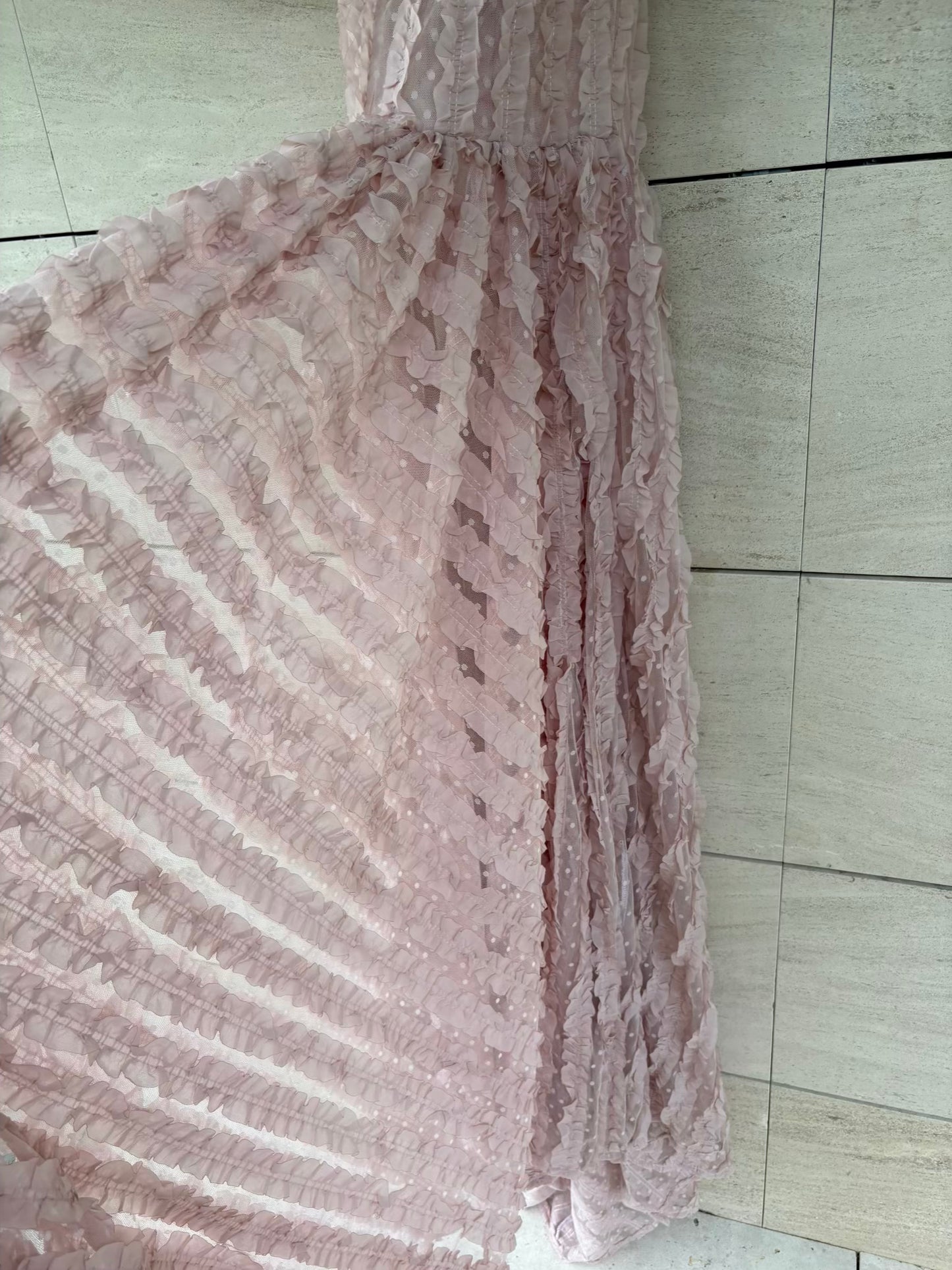 MARMOTA. Vestido largo de gala en tul plumeti rosa empolvado
