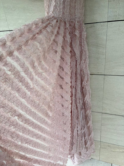 MARMOTA. Vestido largo de gala en tul plumeti rosa empolvado