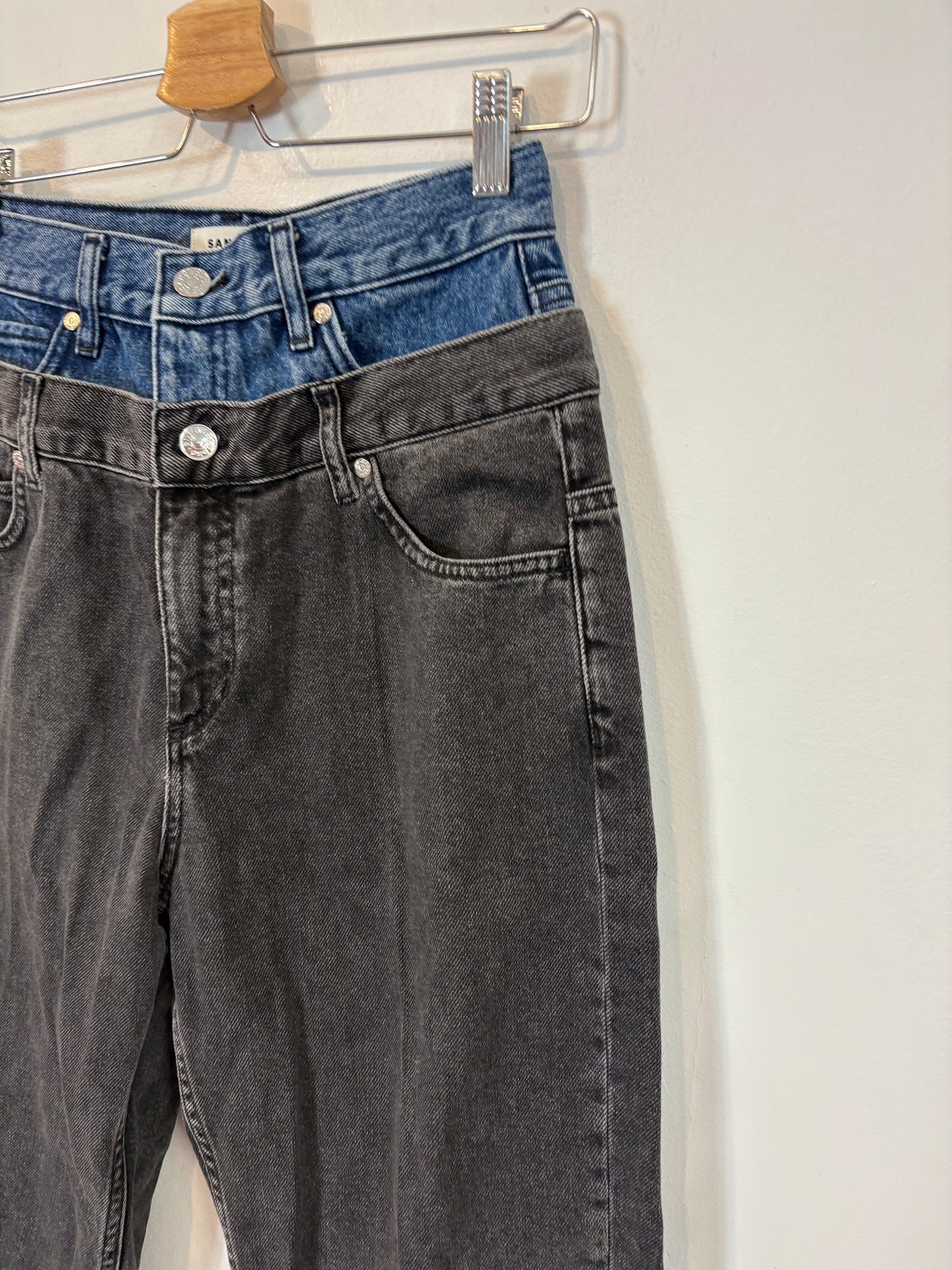 SANDRO. Denim recto doble cintura. T 36