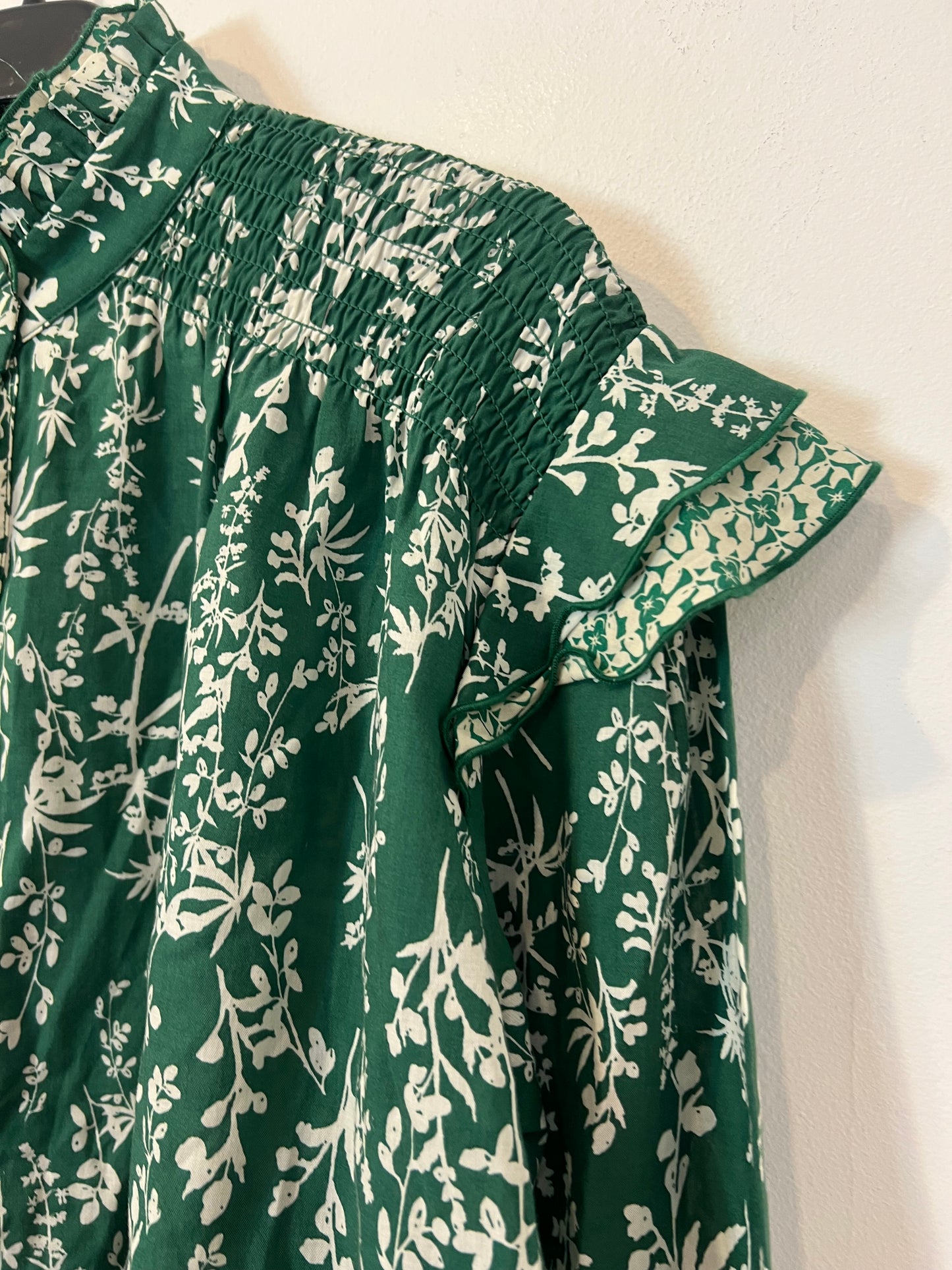 BERENICE. Blusa verde estampada