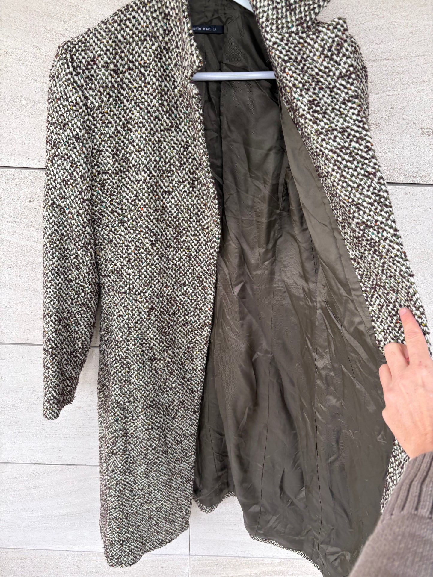 ROBERTO TORRETTA. Abrigo verde jaspeado lana