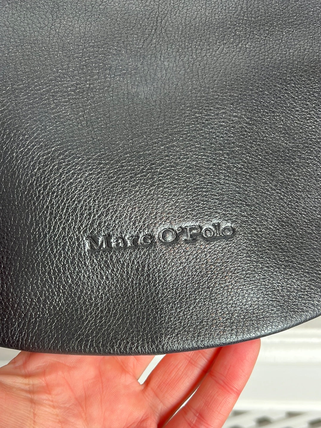 MARC O´POLO. Blue leather bag with short handles