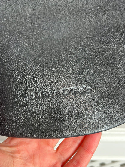 MARC O´POLO. Blue leather bag with short handles