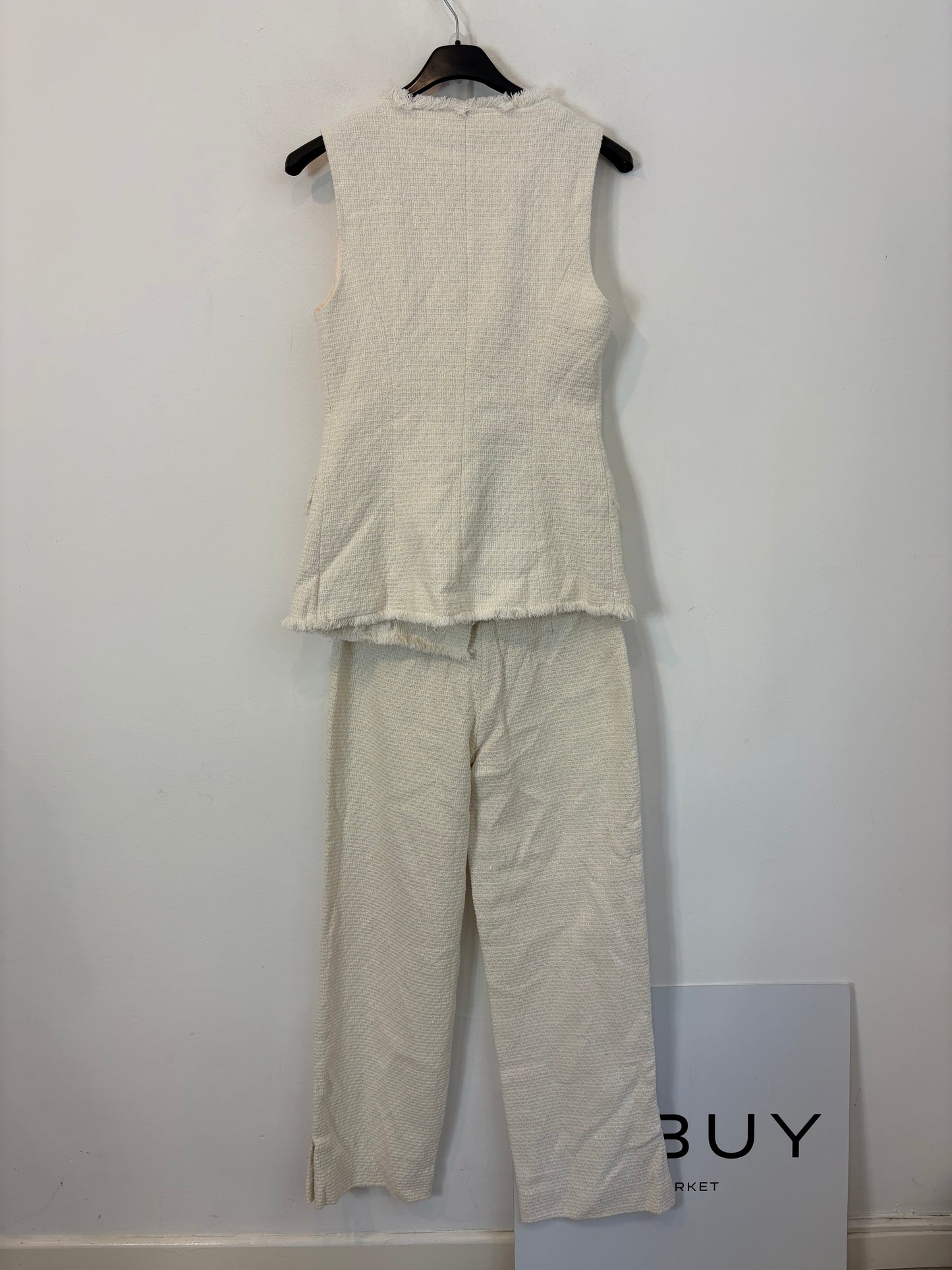 ZARA. Conjunto tweed blanco detalle hilos
