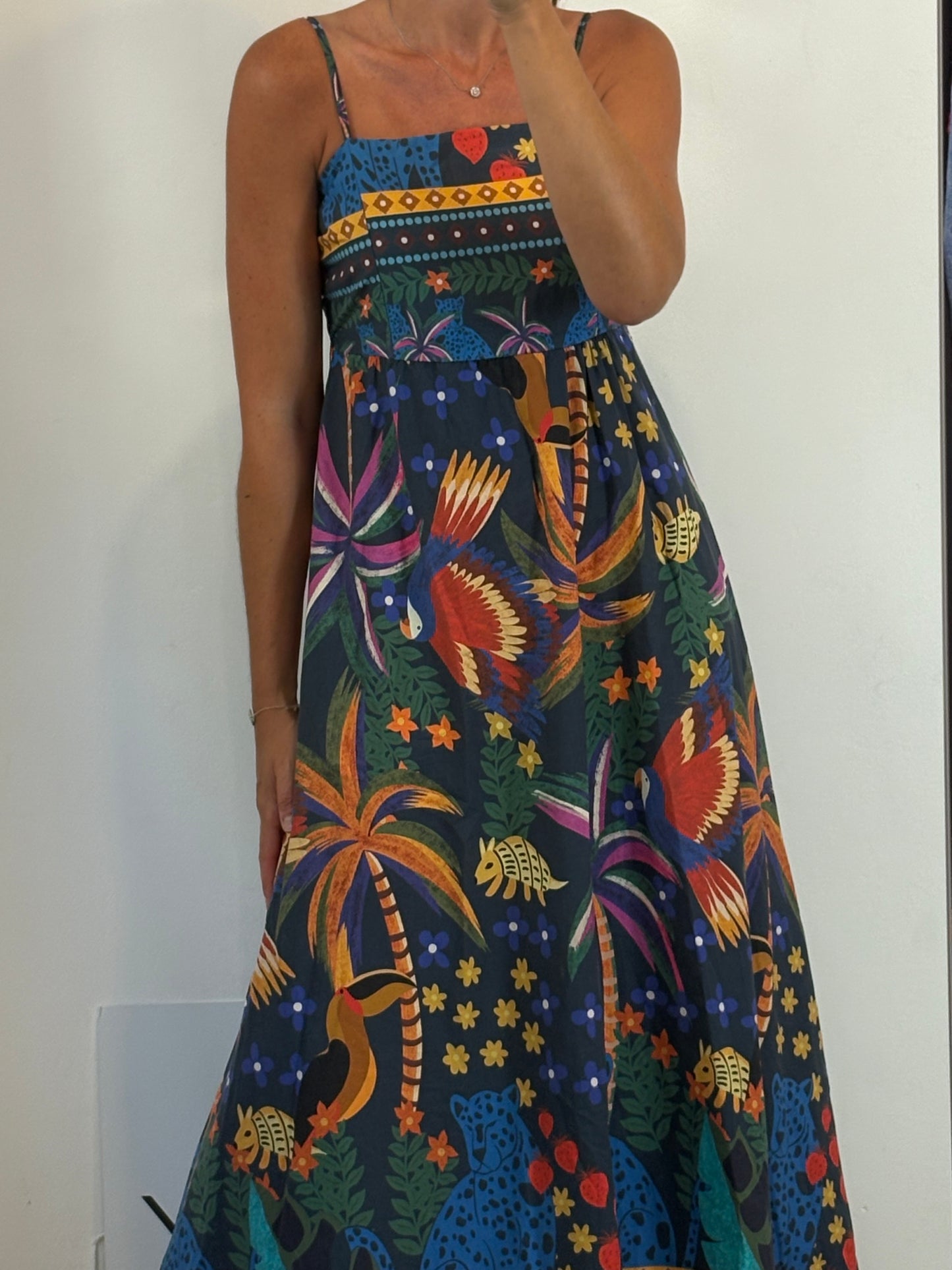 OTRAS. Vestido midi estampado tropical. T S/M