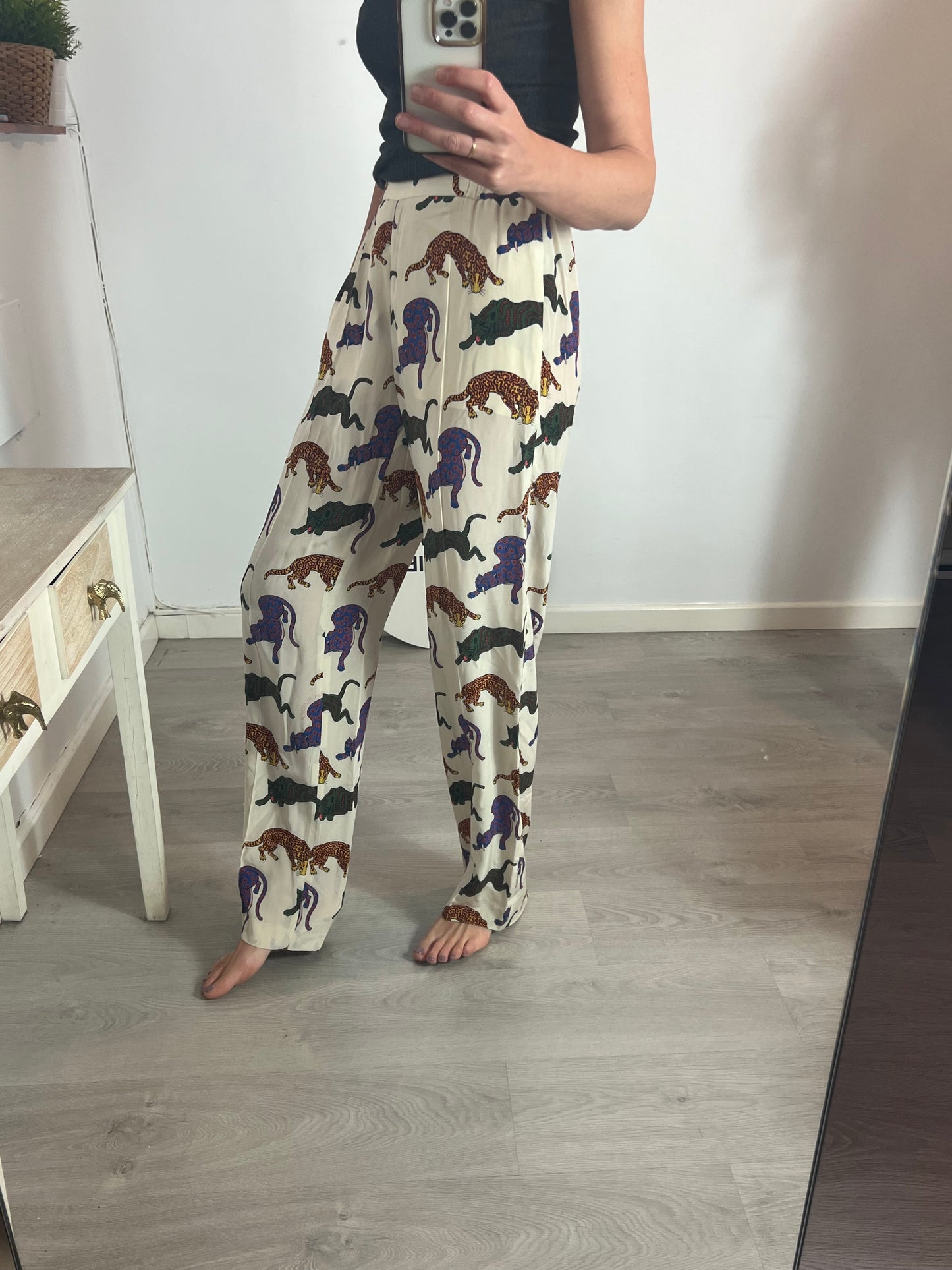 STELLA McCARTNEY. Silk-print trousers. Size 40