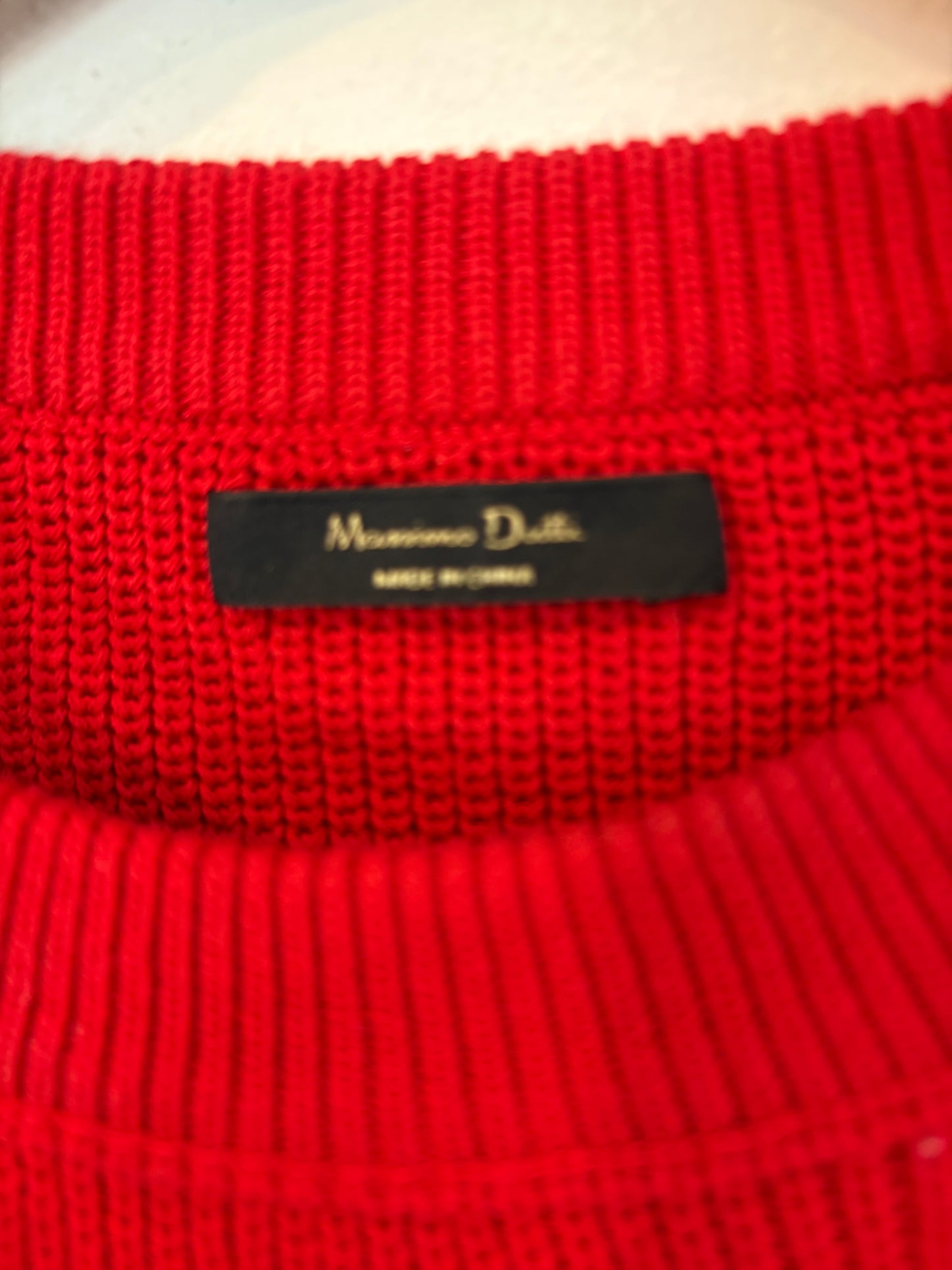 MASSIMO DUTTI. Top  canalé rojo. T S