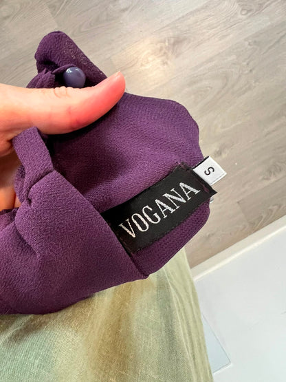 VOGANA. Blusa burdeos lazadas