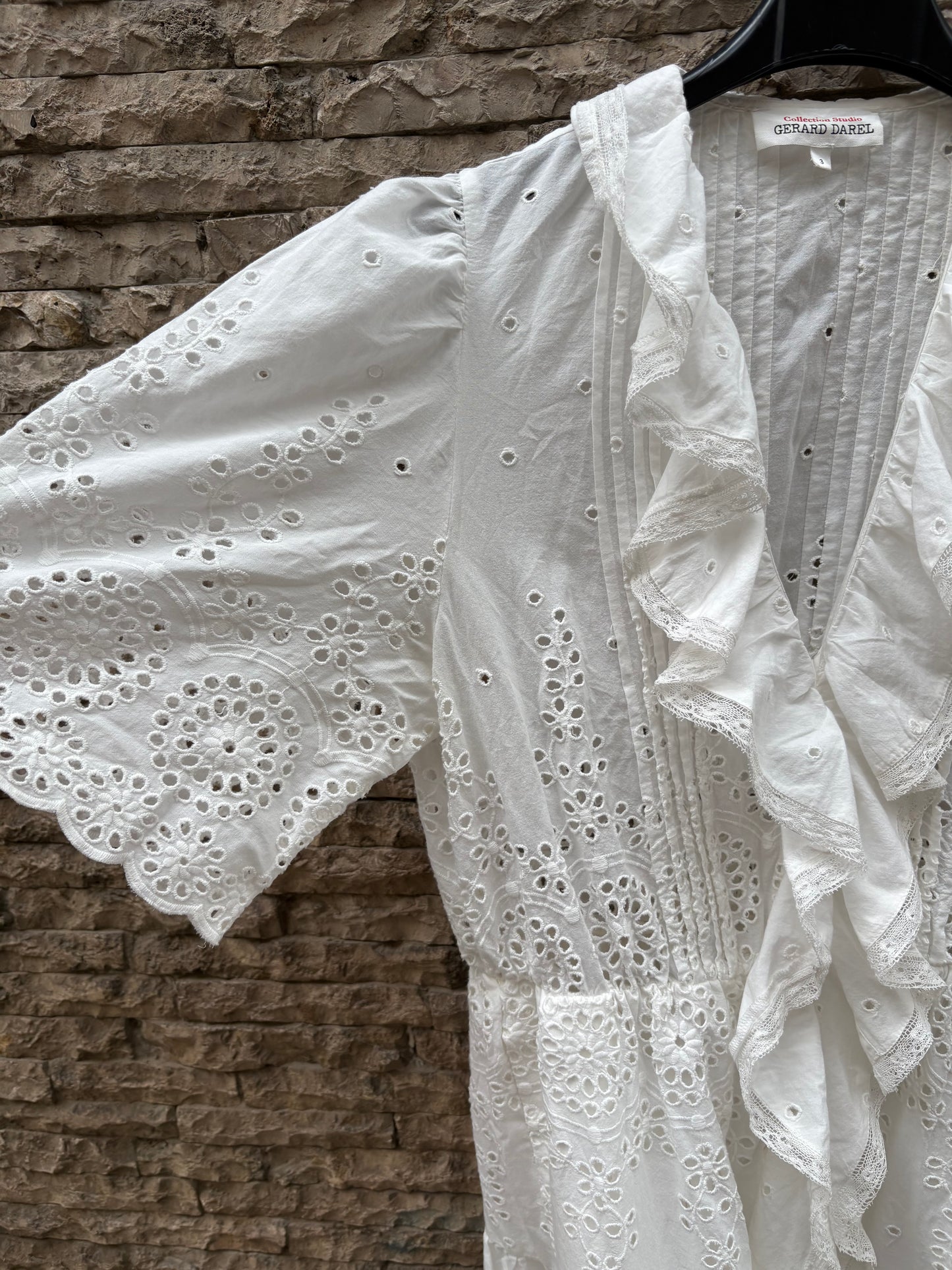 GERARD DAREL STUDIO. Vestido largo blanco troquelado