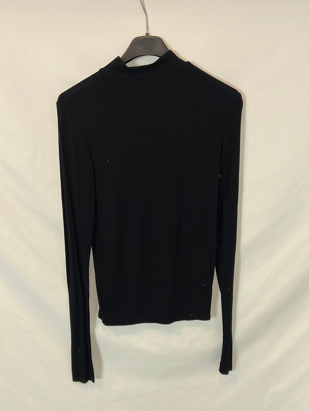ZARA. Black ribbed Ts top