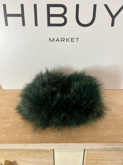 OTHERS. Natural green hair/neck accessory