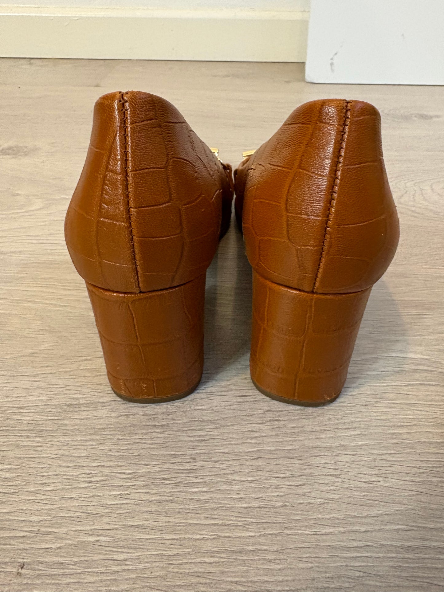 HOGL. Zapatos piel camel hebilla dorada. T 38