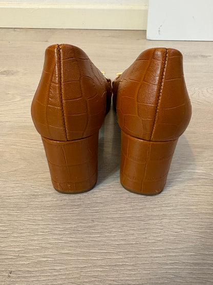 HOGL. Zapatos piel camel hebilla dorada. T 38