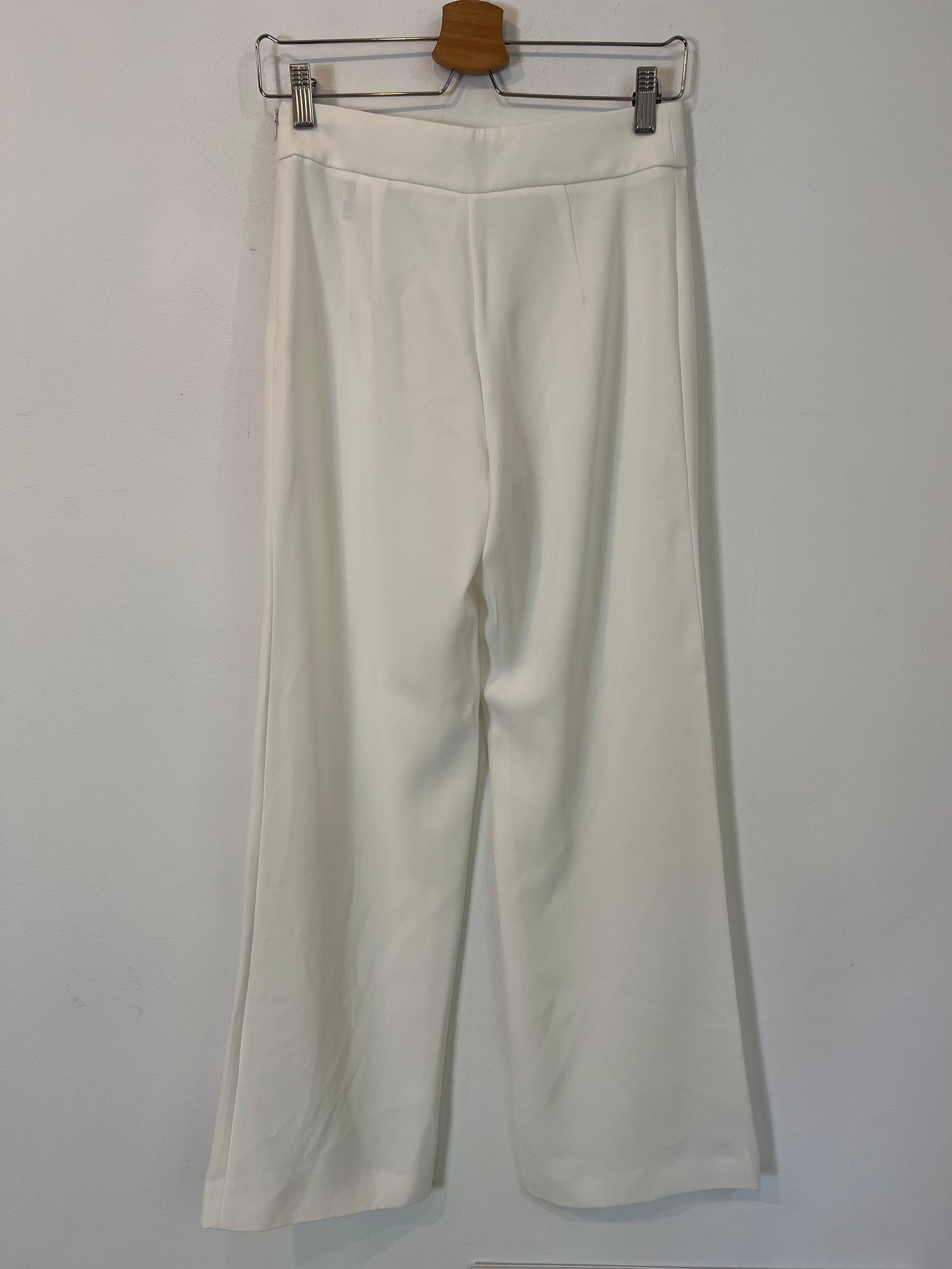 ZARA. Pantalón fluido blanco de vestir T.xs