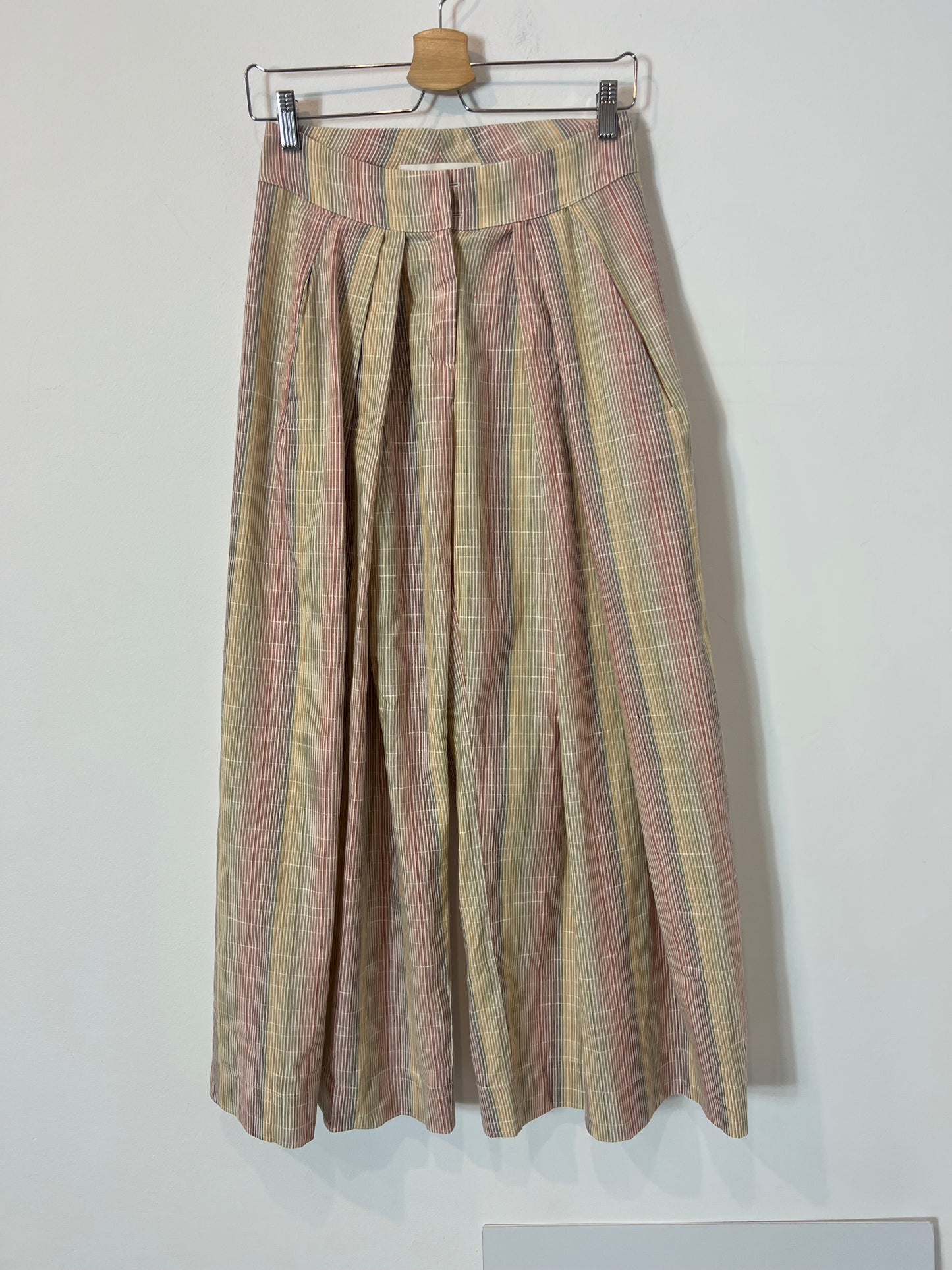 THE LABEL EDITION. Conjunto chaqueta y pantalón rayas. T XS/S