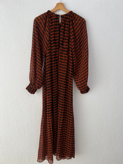 SFERA. Black and orange pleated dress TM