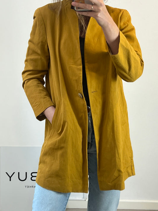 ZARA. Chaqueta larga mostaza. T M