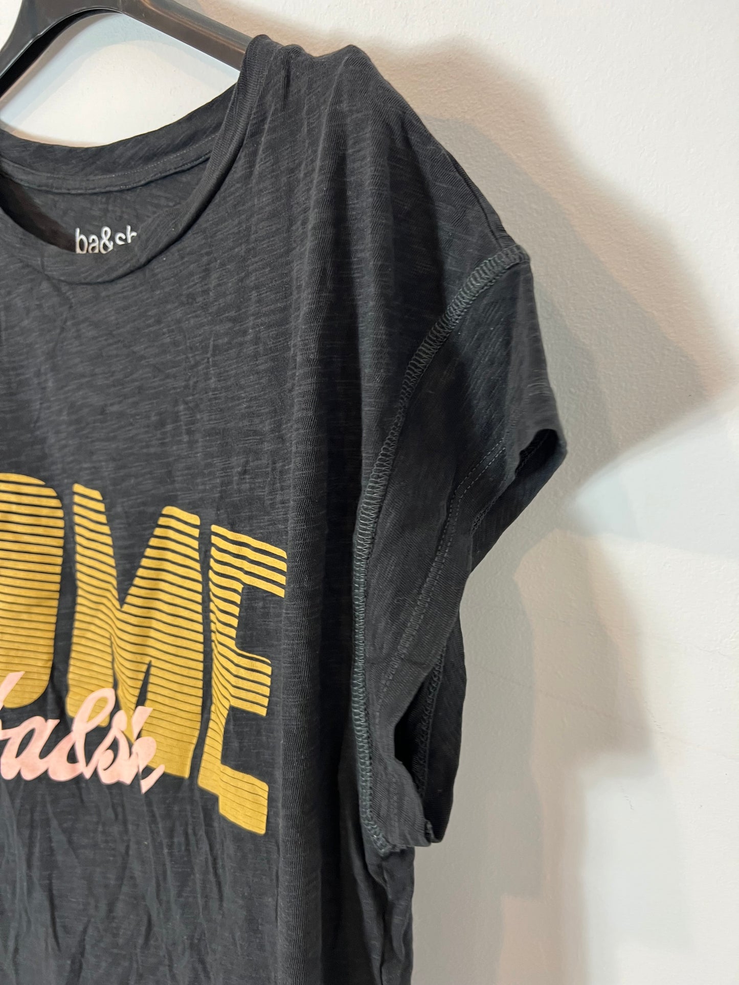 BA6SH. Camiseta gris oscuro letras. T 1 (S)