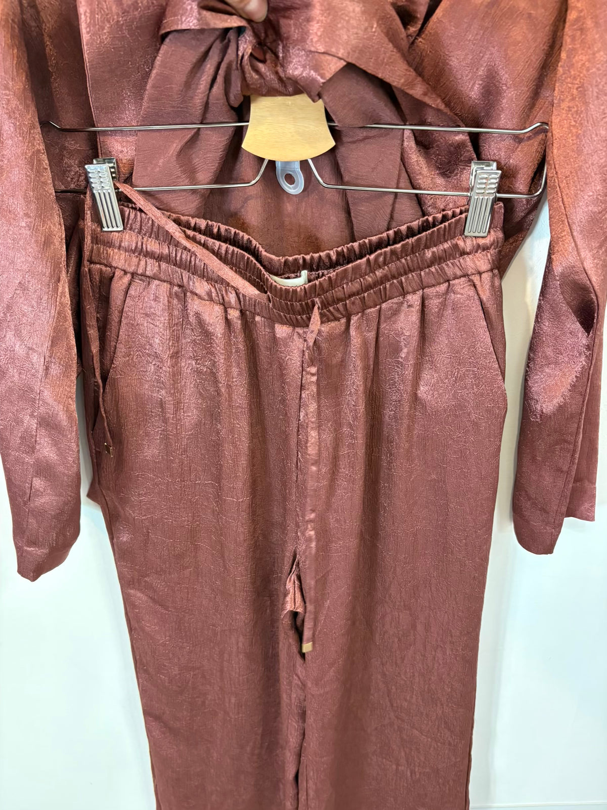ZARA. Traje de chaqueta rosa oscuro textura