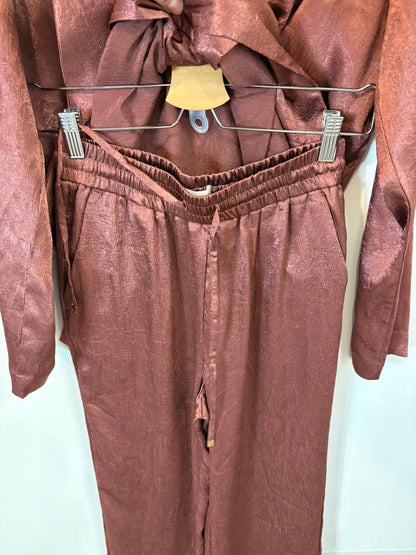 ZARA. Traje de chaqueta rosa oscuro textura