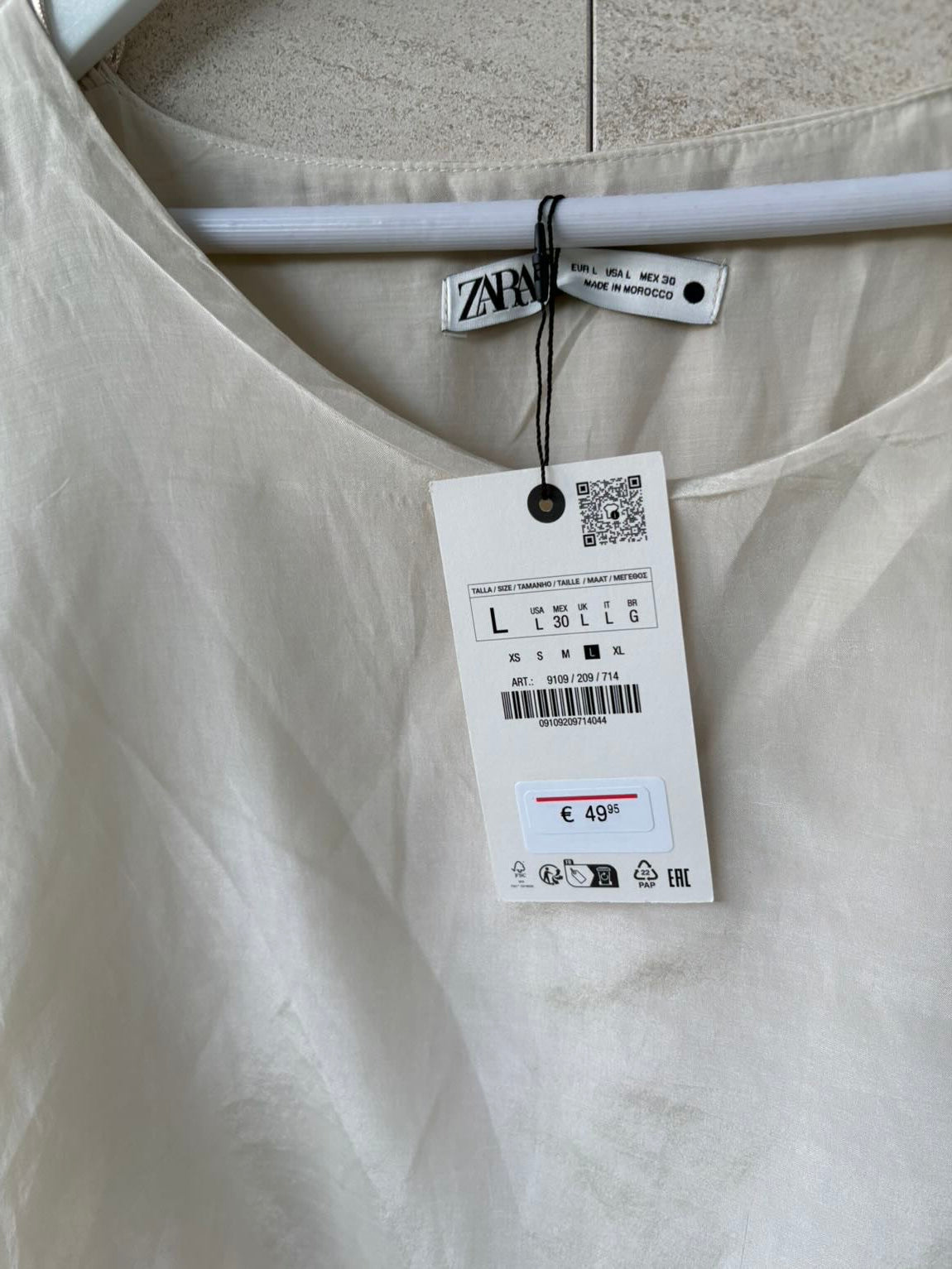 ZARA. Vestido midi color crudo texturas