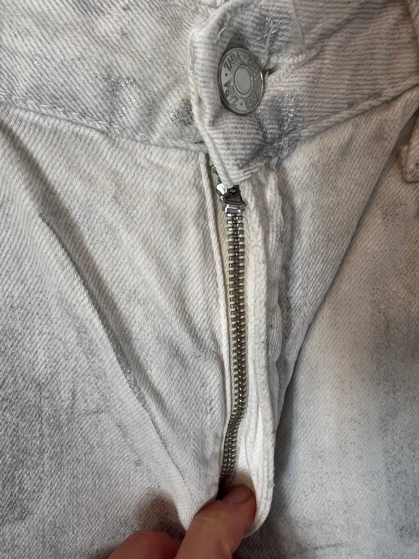 ZARA. Denim gris claro purpurina. T 36