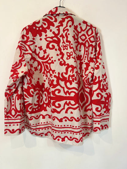 ZARA. Blusa estampado rojo T.m