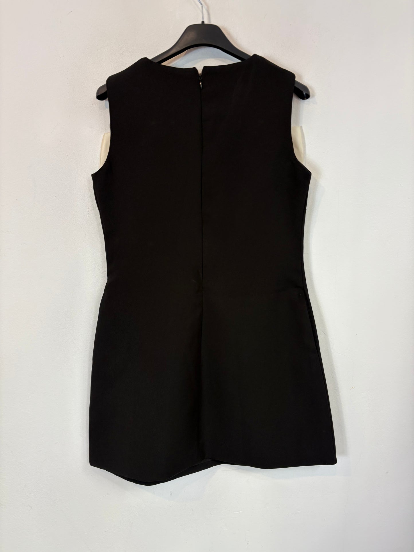 Vestido negro lazada