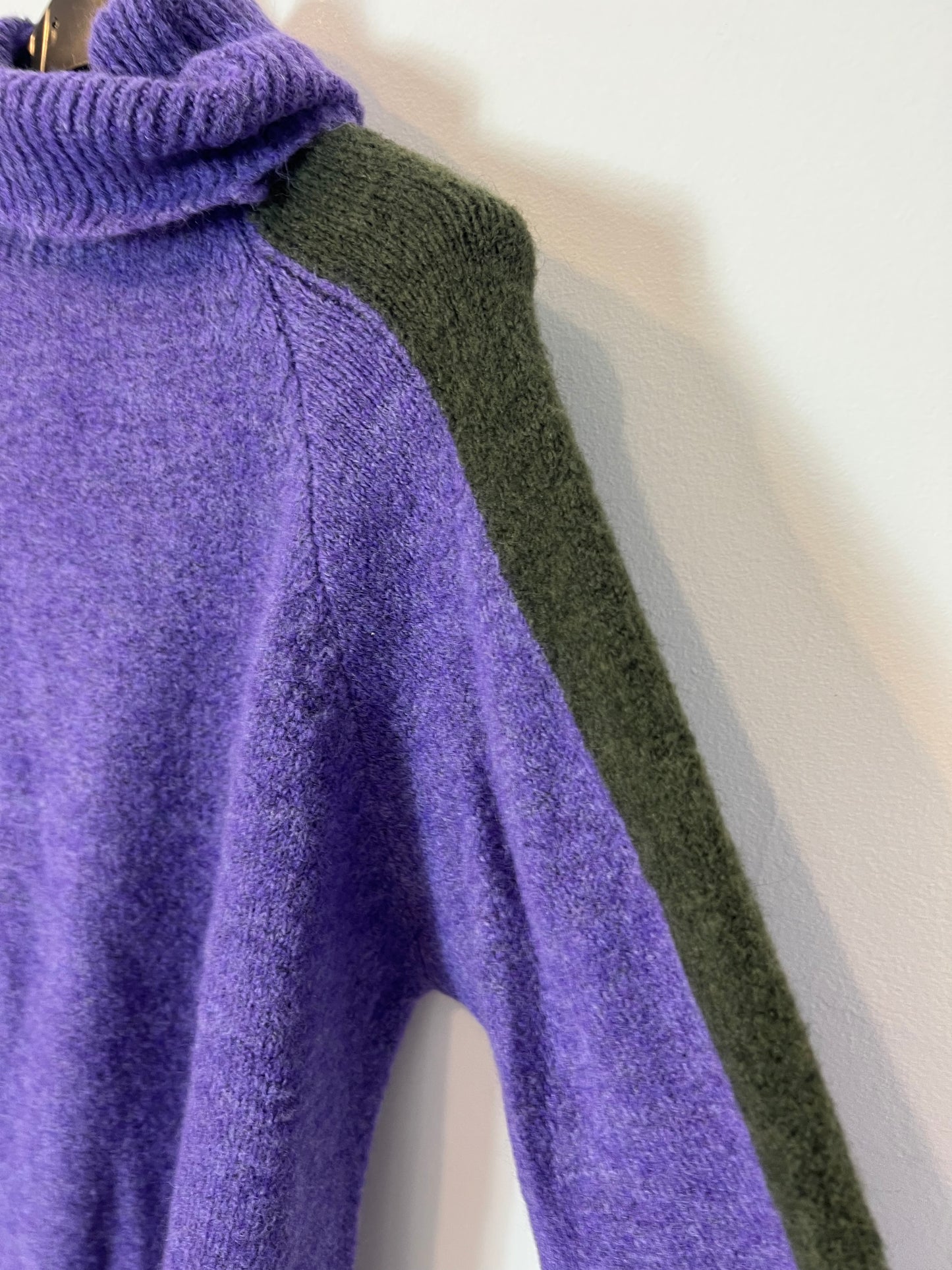 OTHERS. Purple and grey two-tone sweater TU(M)