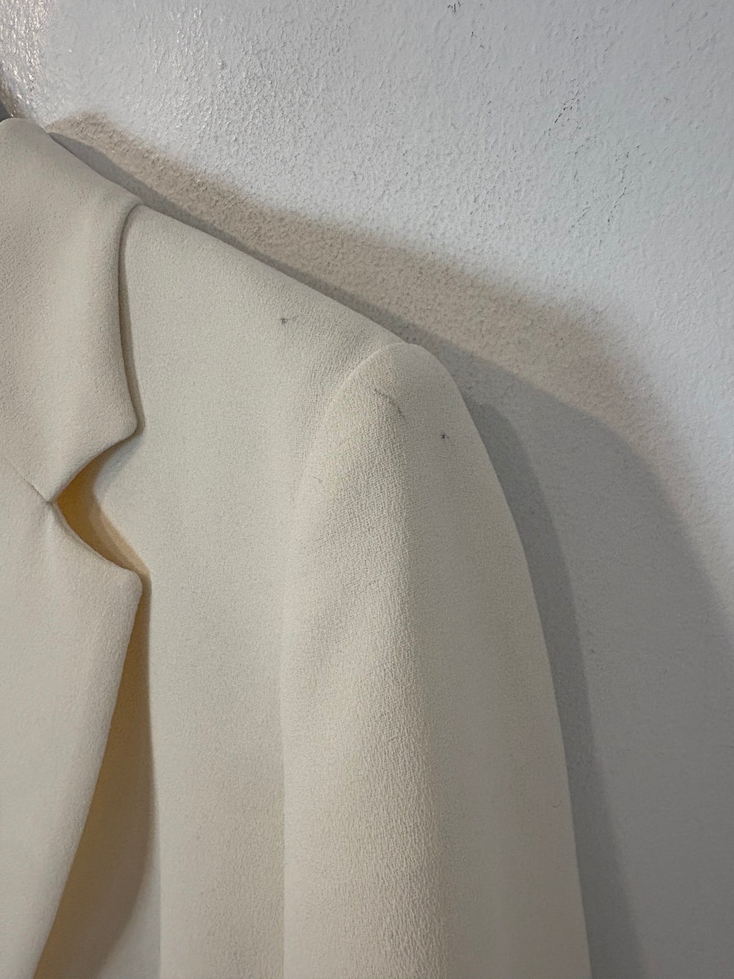 NAULOVER. Conjunto blanco roto fluido