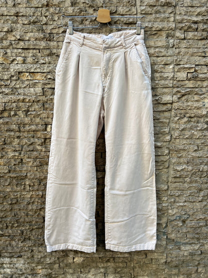 ZARA. Denim beige pinzas. T 36