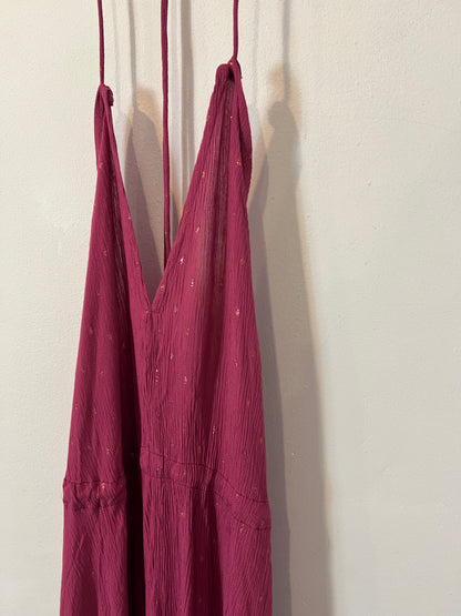 BASYCO. Vestido rosa detalles