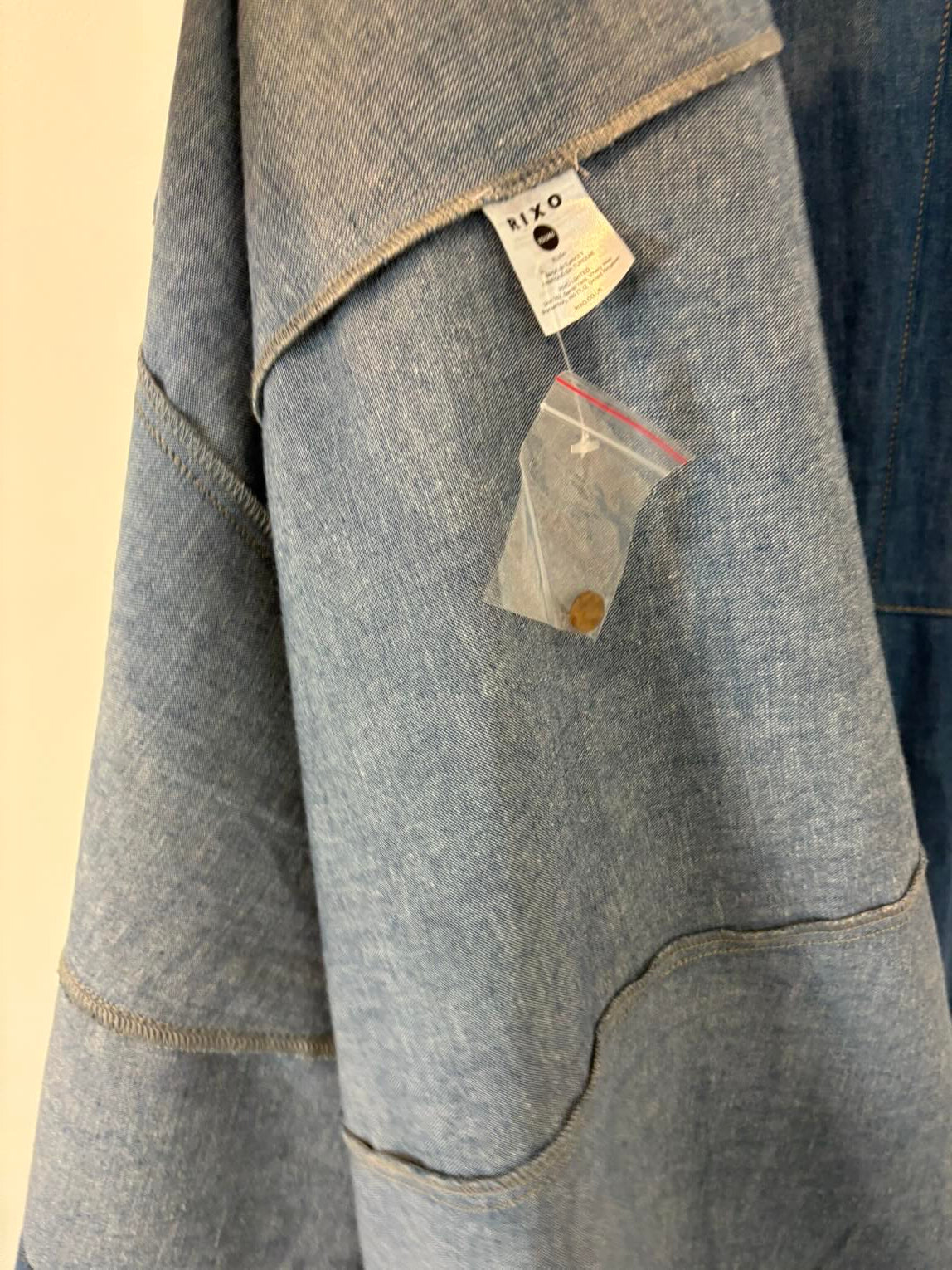 RIXO. Vestido largo denim fluido bordados