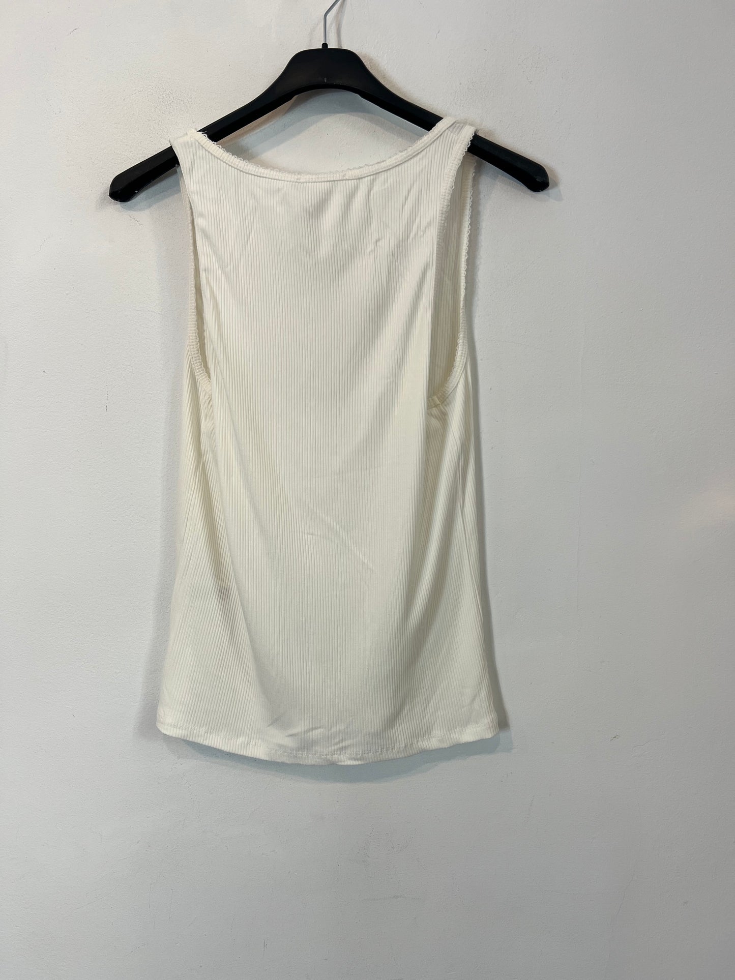 ZARA. Top blanco "pimiento"